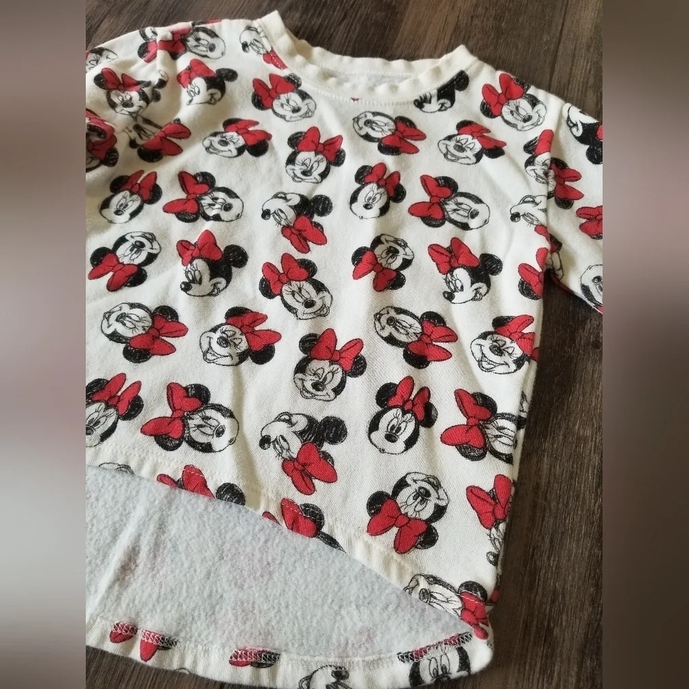 Old Navy Collectabilites Disney Minnie Mouse Sweater Shirt